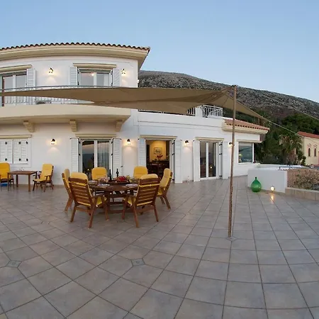 Mantenuta Villa Kardhakata