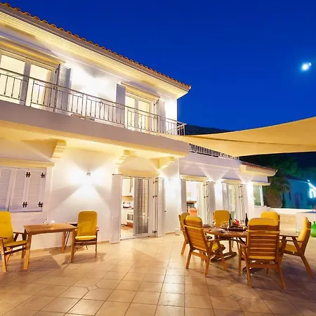 Mantenuta Villa *